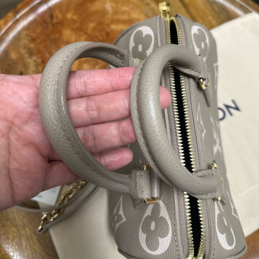 Louis Vuitton Speedy Bandouliere 20 in Empriente Leather Bi-color - Picture 8 of 16